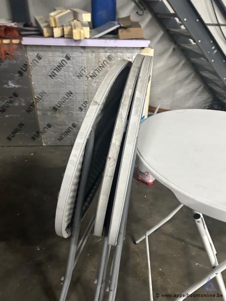 4 opvouwbare ronde tafels – foto 3 – kavel bij Appelboom