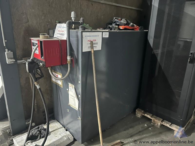 Mobiele dieseltank met pomp PIUSI Cube 56, inclusief filter CT 70064. Werking niet gekend – foto 2 – kavel bij Appelboom