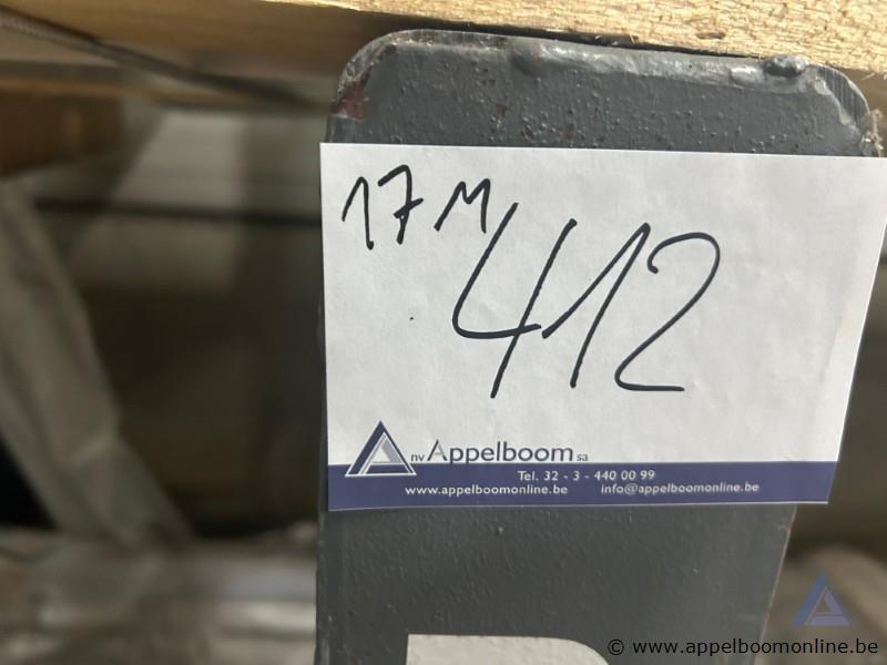 Metalen platenrekken, totale lengte 17 m – foto 3 – kavel bij Appelboom