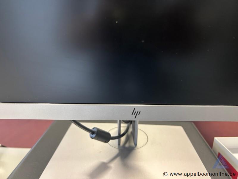 Computerwerkstation bestaande uit een HP Z2 desktop computer met Intel Core i7 processor, twee HP monitoren, een HP toetsenbord, een SteelSeries mu… – foto 4 – kavel bij Appelboom