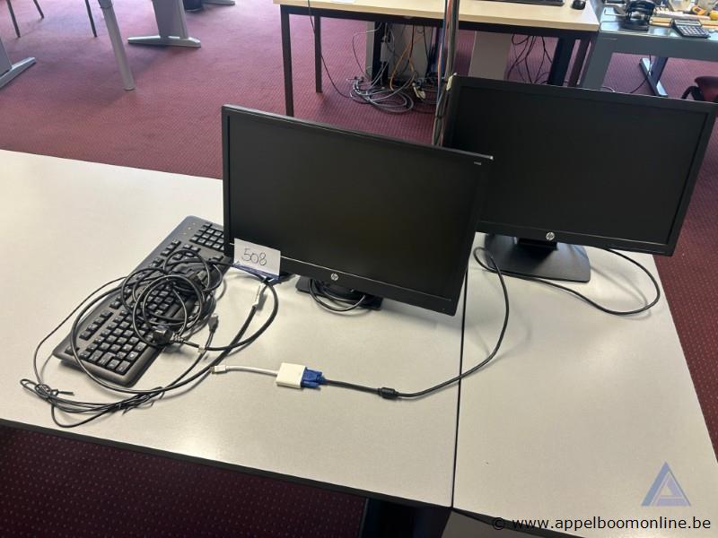 2x monitoren HP, inclusief toetsenbord en diverse kabels – kavel bij Appelboom