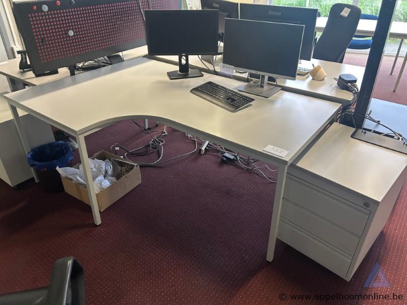 L-vormig kantoorbureau met ladeblok, afmetingen 180 x 120 cm – foto 2 – kavel bij Appelboom
