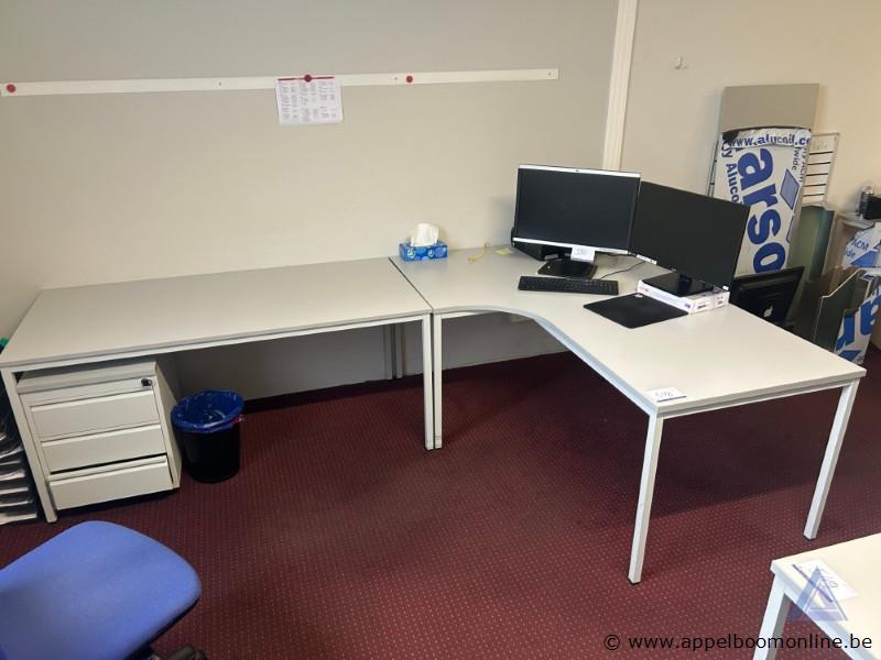 L-vormig kantoorbureau met ladeblok, afmetingen 280 x 180 cm – foto 2 – kavel bij Appelboom