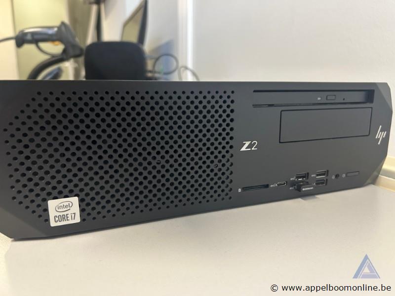 Computerwerkstation HP Z2, Intel Core i7 processor, inclusief twee monitoren en toetsenbord. Werking niet gekend – foto 3 – kavel bij Appelboom