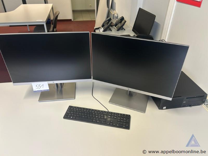 Computerwerkstation HP Z2, Intel Core i7 processor, inclusief twee monitoren en toetsenbord. Werking niet gekend – kavel bij Appelboom
