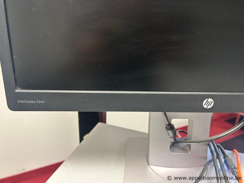 Computerwerkstation met drie monitoren wo. HP EliteDisplay E240, inclusief toetsenbord, muis en docking station. Werking niet gekend – foto 3 – kavel bij Appelboom