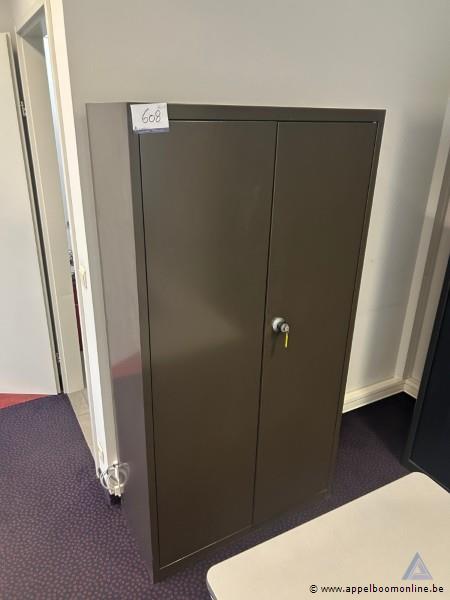 Twee deurs kast, 180 x 95 cm – kavel bij Appelboom