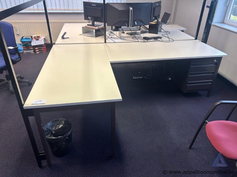 L-vormig kantoorbureau, 250 x 170 cm – foto 2 – kavel bij Appelboom
