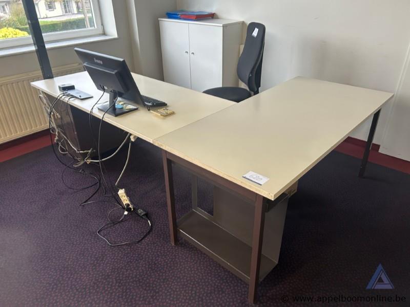 L-vormig kantoorbureau, afmetingen 250 x 170 cm – foto 2 – kavel bij Appelboom