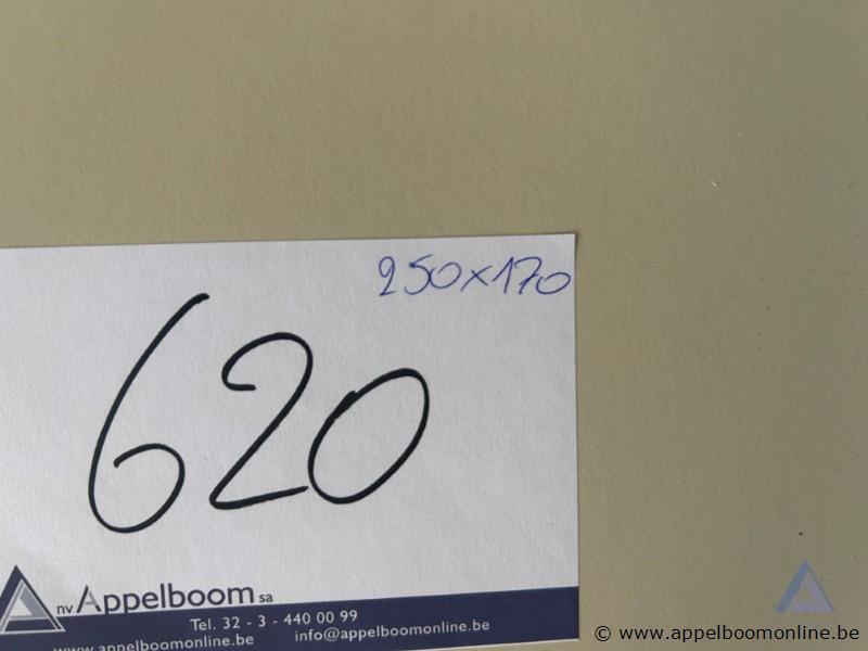 L-vormig kantoorbureau, afmetingen 250 x 170 cm – foto 3 – kavel bij Appelboom