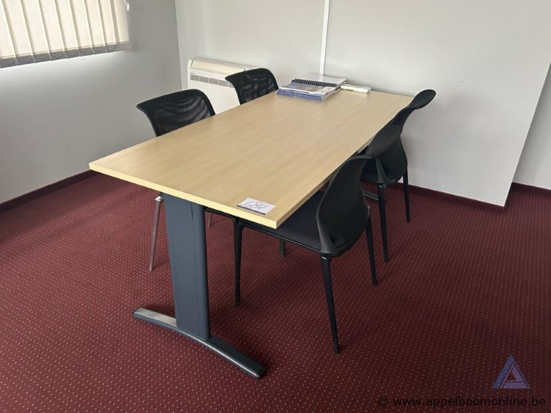 tafel vv 4 stoelen – foto 2 – kavel bij Appelboom