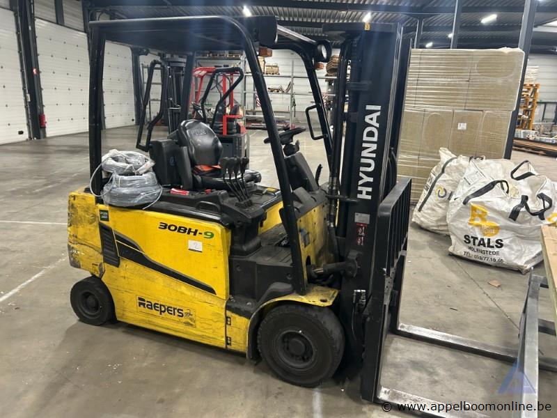 Heftruck HYUNDAI 30BH-9, bedrijfsuren 3.216,6 u, hefvermogen 2.825 kg, bouwjaar 2015, 3.217 u, 6,5 m, TF/TS mast, elektrisch, serienummer HHHXHL93F… – foto 2 – kavel bij Appelboom