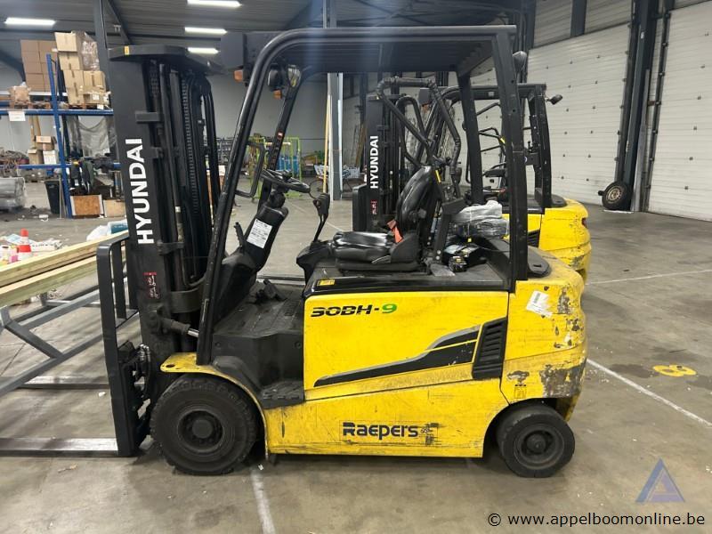 Heftruck HYUNDAI 30BH-9, bedrijfsuren 3.216,6 u, hefvermogen 2.825 kg, bouwjaar 2015, 3.217 u, 6,5 m, TF/TS mast, elektrisch, serienummer HHHXHL93F… – foto 3 – kavel bij Appelboom
