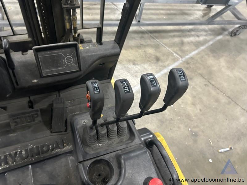 Heftruck HYUNDAI 30BH-9, bedrijfsuren 3.216,6 u, hefvermogen 2.825 kg, bouwjaar 2015, 3.217 u, 6,5 m, TF/TS mast, elektrisch, serienummer HHHXHL93F… – foto 7 – kavel bij Appelboom