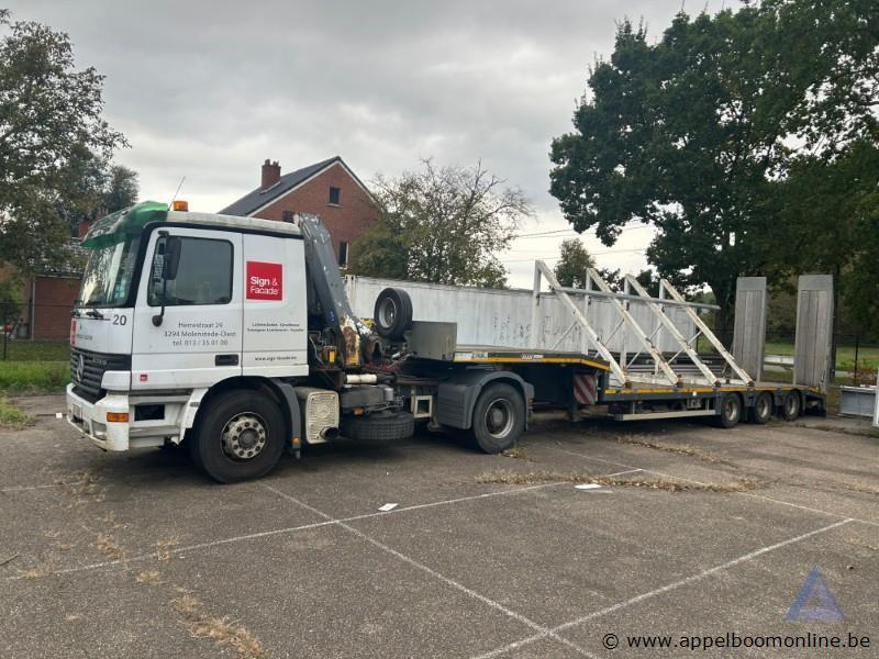 Trekker combinatie met oplegger MERCEDES-BENZ Actros, manueel, kraan, zonder documenten – foto 2 – kavel bij Appelboom