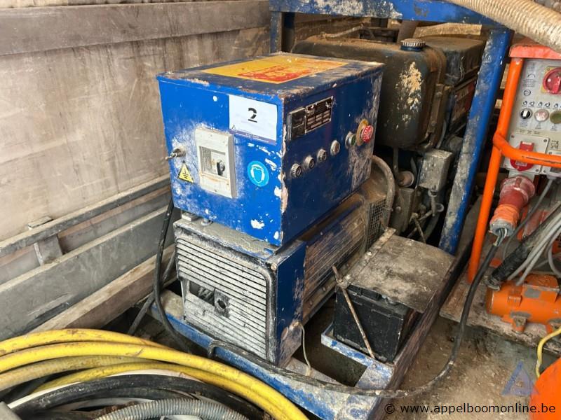 Dieselgenerator MOES DIESEL HGT-171-4, serienummer 13504, 13,6 kW, 400/230 V, 500 kg. bouwjaar 2004, Werking niet gekend – foto 2 – kavel bij Appelboom