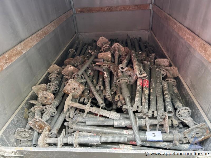 Lot metalen stellingelementen – foto 2 – kavel bij Appelboom