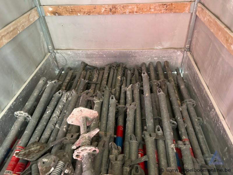Lot metalen stellingelementen – foto 3 – kavel bij Appelboom