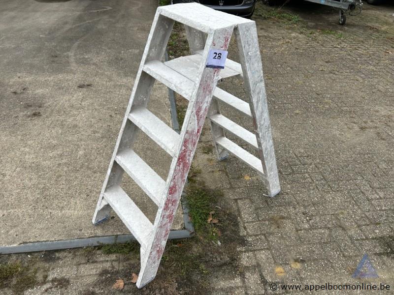 Aluminium dubbele opstapladder met 5 treden – foto 2 – kavel bij Appelboom