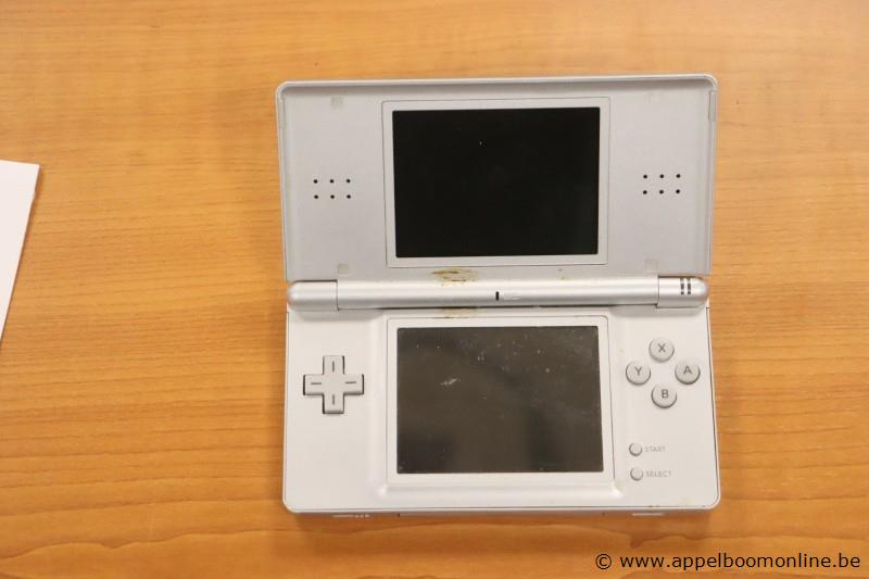 spelconsole NINTENDO DS lite, zonder kabels, werking niet gekend – foto 3 – kavel bij Appelboom