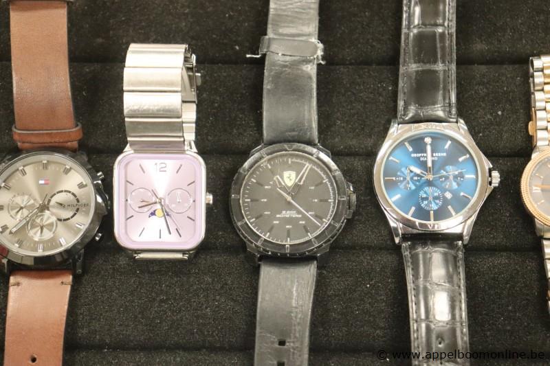 8 diverse horloges wo HILFIGER, CASIO, GEOFFREY BEENE, FOSSIL enz – foto 4 – kavel bij Appelboom