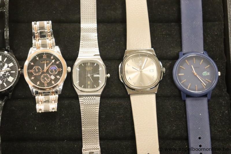 8 diverse horloges BOSS, HILFIGER, GUESS, LACOSTE enz – foto 5 – kavel bij Appelboom