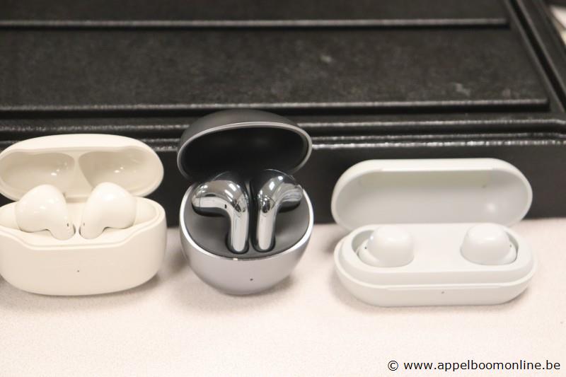5 diverse earpods, zonder kabels, werking niet gekend – foto 4 – kavel bij Appelboom