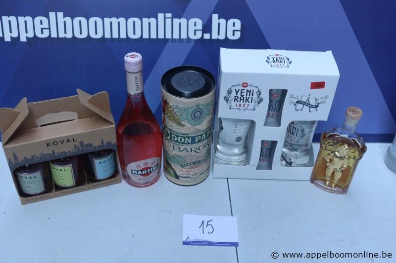 8 flessen sterke drank – kavel bij Appelboom