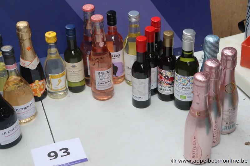 plm 28 flesjes diverse alcoholische dranken – foto 3 – kavel bij Appelboom