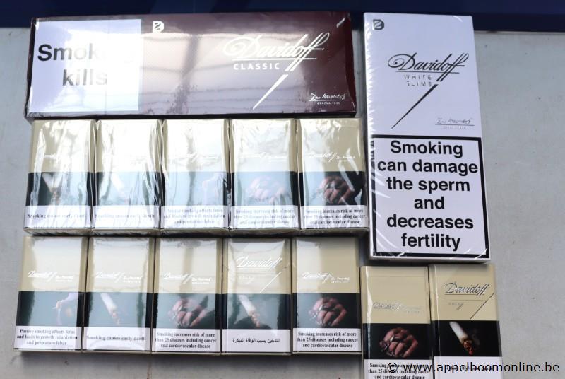 lot sigaretten DAVIDOFF – foto 3 – kavel bij Appelboom
