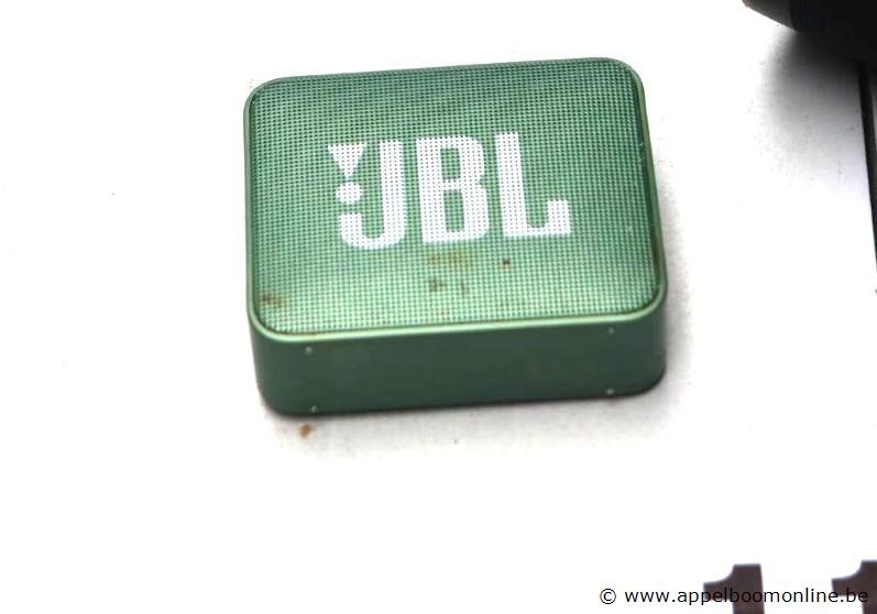 2 draadloze speakers JBL, zonder kabels, werking niet gekend – foto 4 – kavel bij Appelboom