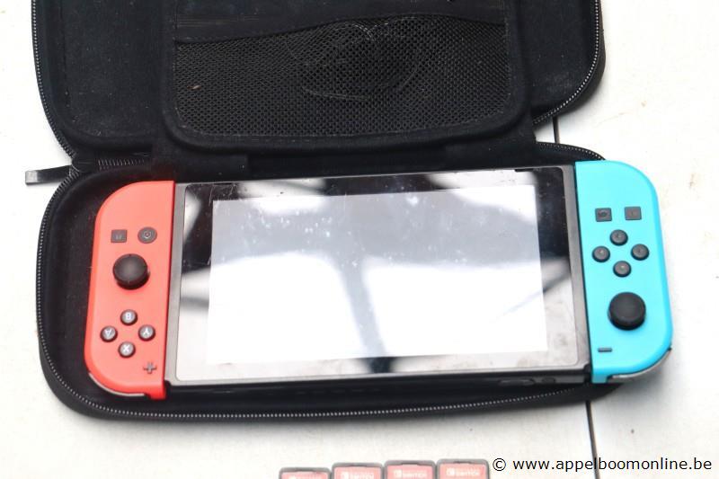 spelconsole NINTENDO Switch, vv 4 spelletjes, zonder kabels, werking niet gekend – foto 3 – kavel bij Appelboom
