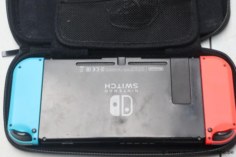 spelconsole NINTENDO Switch, vv 4 spelletjes, zonder kabels, werking niet gekend – foto 4 – kavel bij Appelboom
