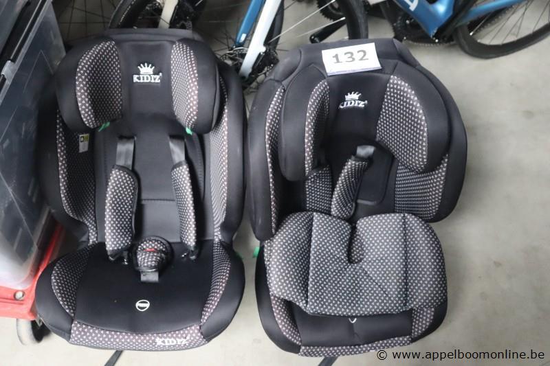 2 auto kinderzitjes – foto 2 – kavel bij Appelboom