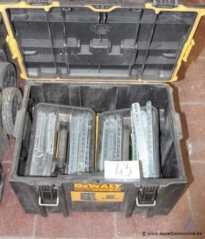 Gereedschapskoffer met diverse metalen strips, DEWALT TOUGHSYSTEM 2.0 – foto 2 – kavel bij Appelboom