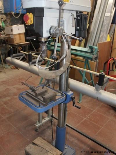 Kolomboormachine CONTICMAC CH 18 F, 0,75 kW, 230 V, serienummer 401020, bankschroef. Werking niet gekend – foto 3 – kavel bij Appelboom
