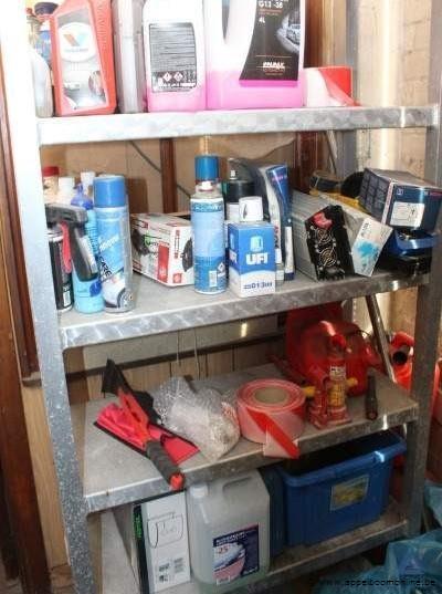 Metalen rekken met diverse kleine materialen, diverse kleine materialen – foto 3 – kavel bij Appelboom