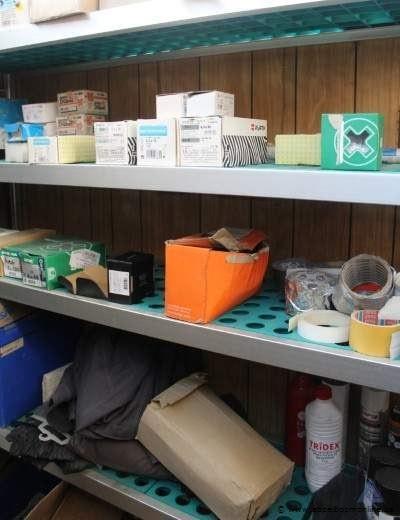 Metalen rekken met diverse kleine materialen, diverse kleine materialen – foto 4 – kavel bij Appelboom