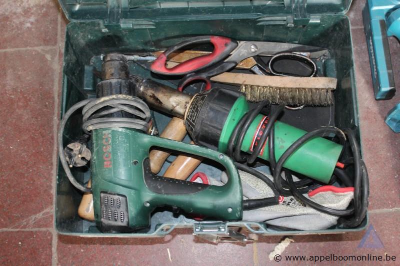 Gereedschapskoffer met twee heteluchtpistolen (Bosch en Leister) en diverse handgereedschappen. Werking niet gekend – foto 2 – kavel bij Appelboom