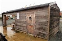 demo houten tuinhuis met veranda, afm plm 900x300cm, te demonteren door ...